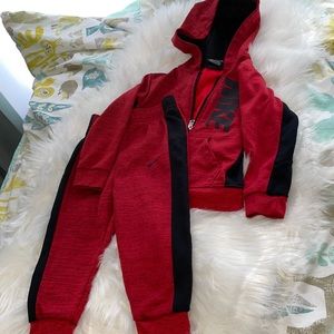 Boys Nike set. Size 24M